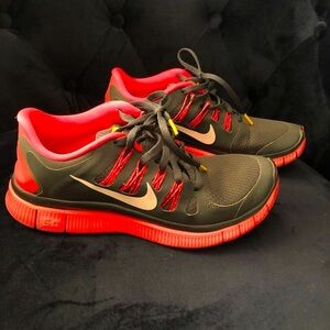 Nike LIVESTRONG Free Run 5.0 Sneakers
